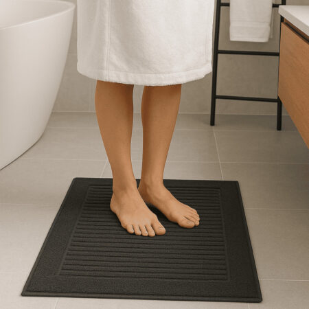 Vonios kilimėlis pilkos spalvos