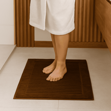 Natūralios medvil nės vonios kilimėlis rudos spalvos