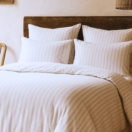 Premium satino patalynės komplektas Linija baltas Premium satino patalynės komplektas Linija