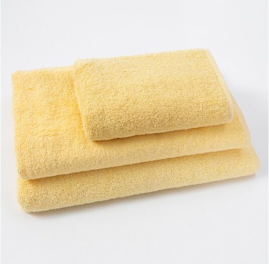 Geltoni vonios rankšluosčiai