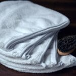Baltas medvilninis turbanas plaukams