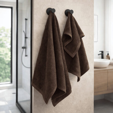 Rudi rankšluosiai SPA vonioje