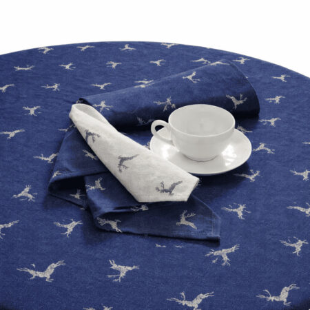 Mėlynastaltiesė su elniais